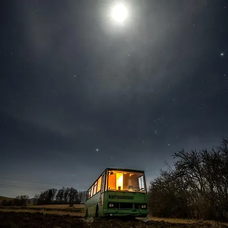 Luxury tent Autobuseek - Unique In Karosa 735
