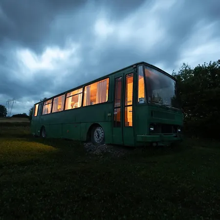 Luxury tent Autobuseek - Unique In Karosa 735